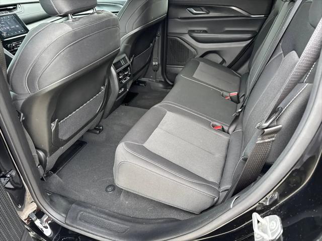 2024 Jeep Grand Cherokee Laredo 4x4