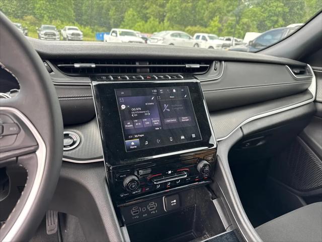 2024 Jeep Grand Cherokee Laredo 4x4