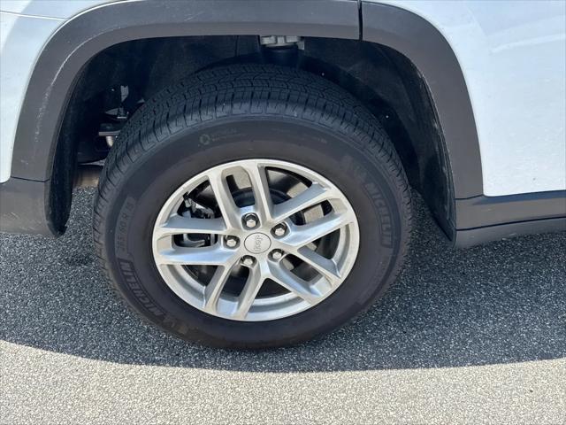 2025 Jeep Grand Cherokee L Laredo X 4x4