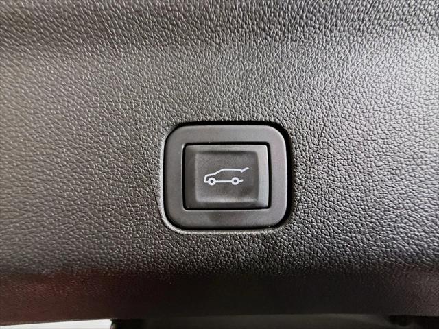 2025 GMC Yukon 4WD Denali