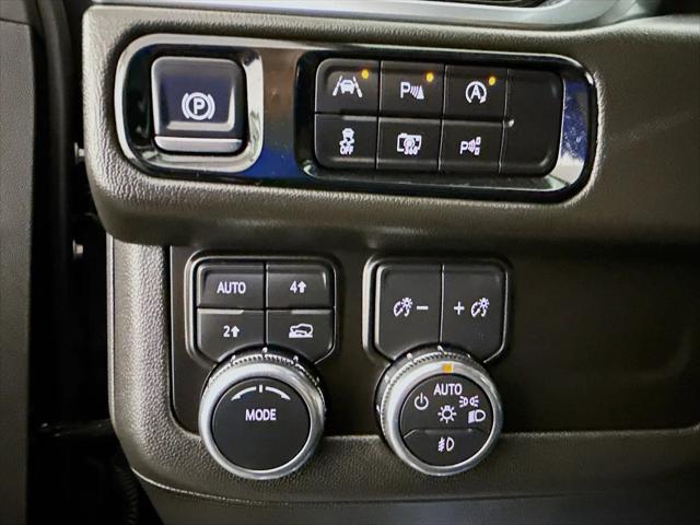 2025 GMC Yukon 4WD Denali