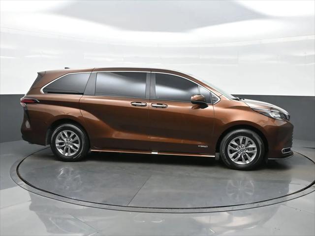 2021 Toyota Sienna XLE