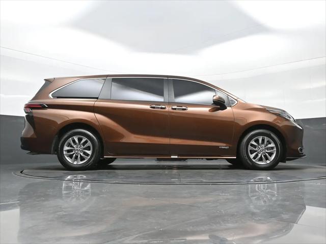 2021 Toyota Sienna XLE