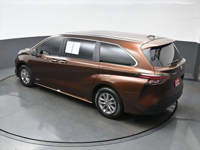 2021 Toyota Sienna XLE