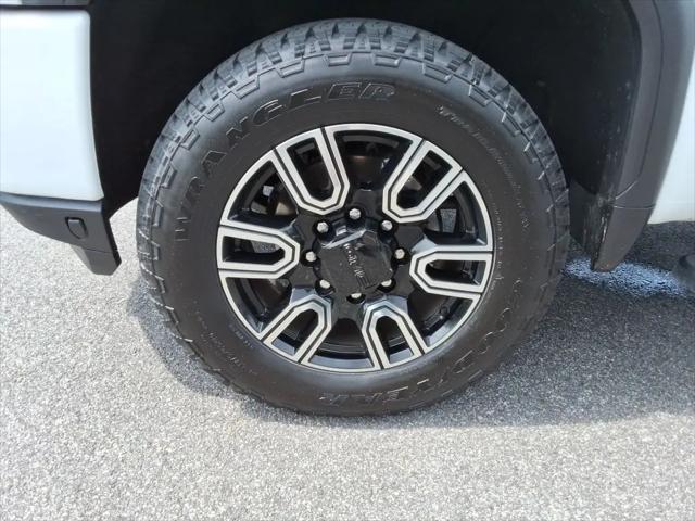 2020 GMC Sierra 2500HD 4WD Crew Cab Standard Bed AT4