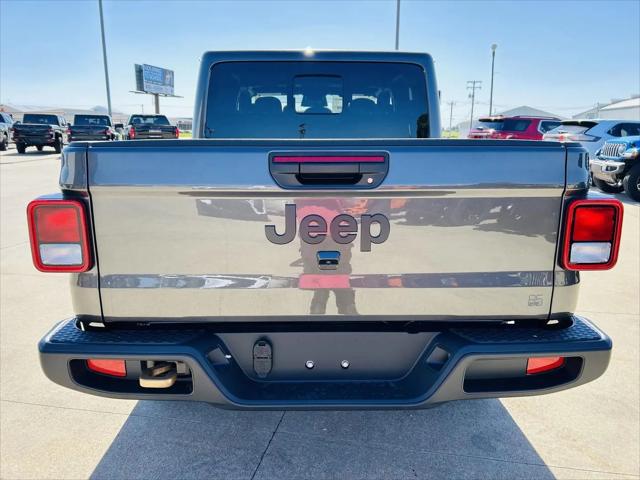 2026 Jeep Gladiator Sport