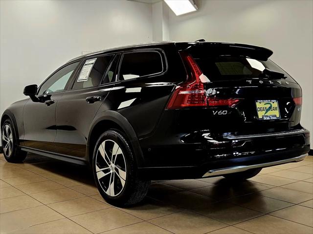 2024 Volvo V60 Cross Country B5 Plus