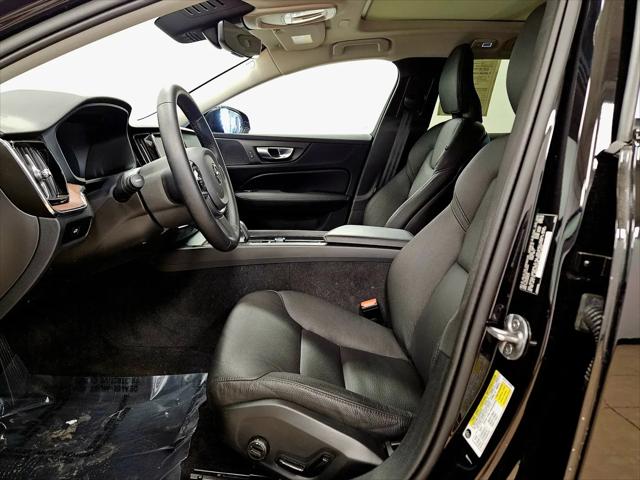 2024 Volvo V60 Cross Country B5 Plus