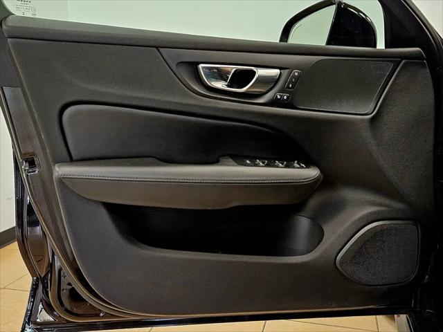 2024 Volvo V60 Cross Country B5 Plus