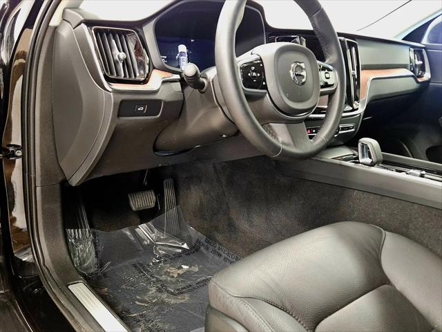 2024 Volvo V60 Cross Country B5 Plus