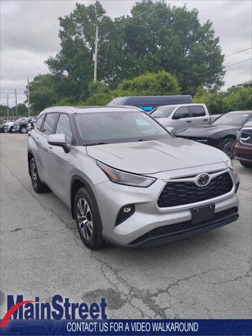 2025 Toyota Highlander XLE for sale in Lansing, KS