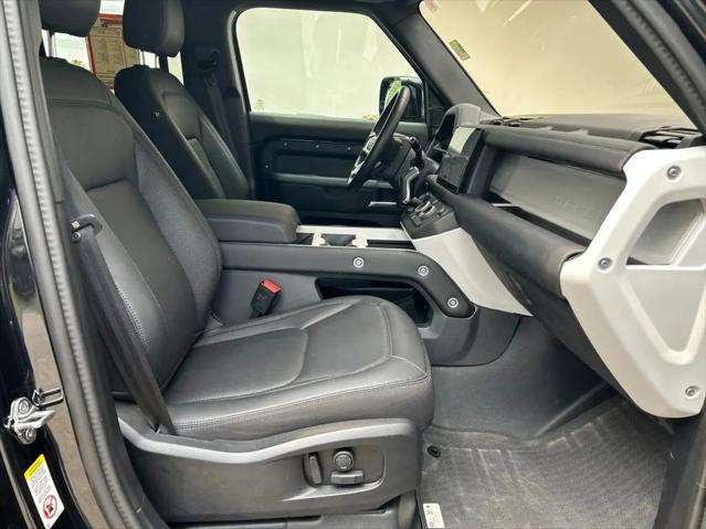 2025 Land Rover Defender 110 P300
