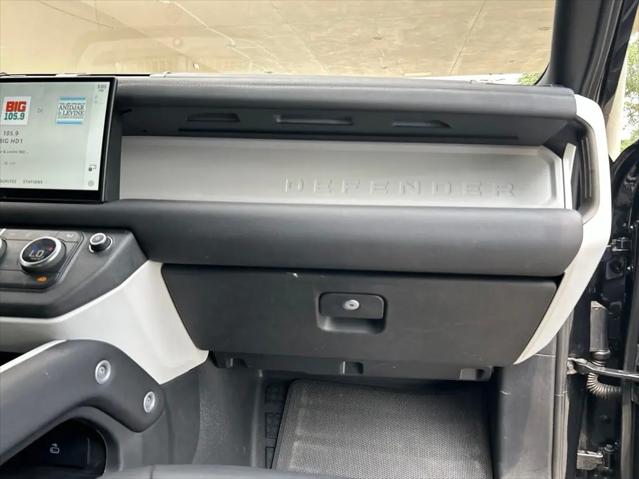 2025 Land Rover Defender 110 P300