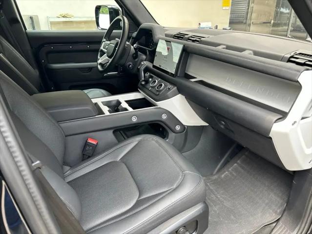 2025 Land Rover Defender 110 P300