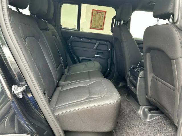 2025 Land Rover Defender 110 P300