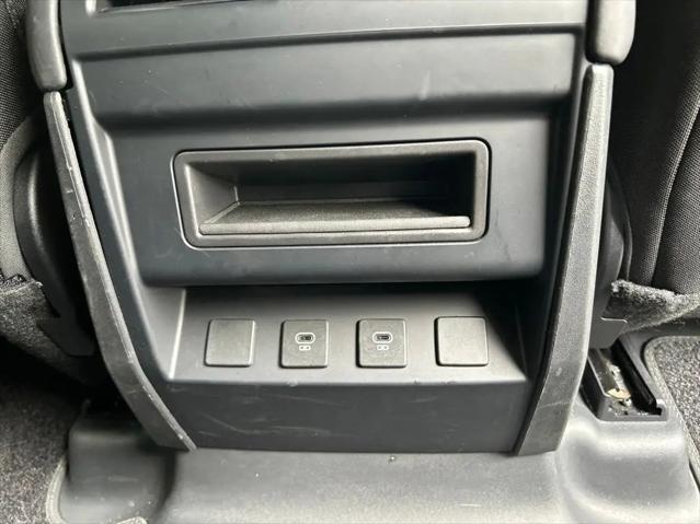 2025 Land Rover Defender 110 P300
