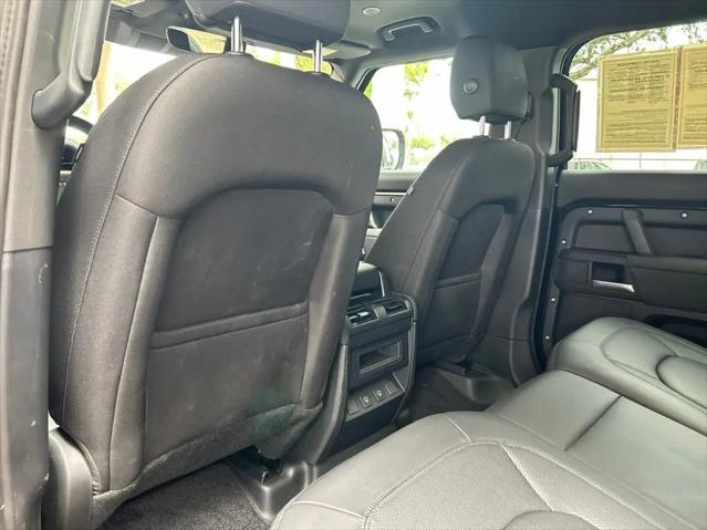 2025 Land Rover Defender 110 P300