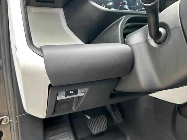 2025 Land Rover Defender 110 P300