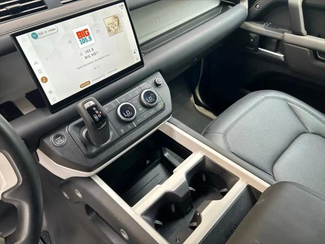 2025 Land Rover Defender 110 P300