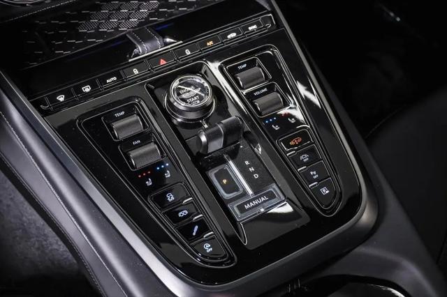 2026 Aston Martin DBX 707