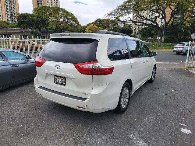 2017 Toyota Sienna XLE 8 Passenger