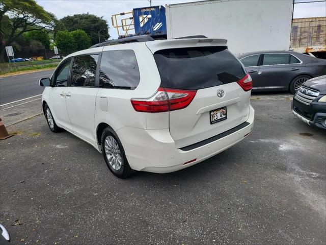 2017 Toyota Sienna XLE 8 Passenger