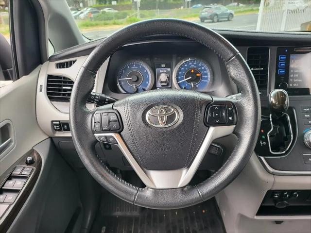 2017 Toyota Sienna XLE 8 Passenger