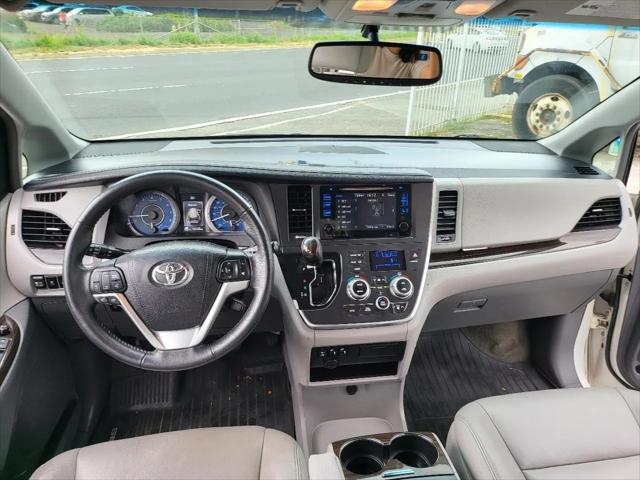 2017 Toyota Sienna XLE 8 Passenger