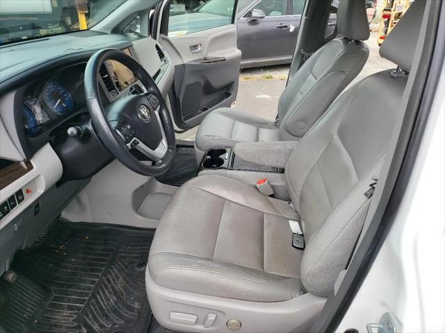 2017 Toyota Sienna XLE 8 Passenger