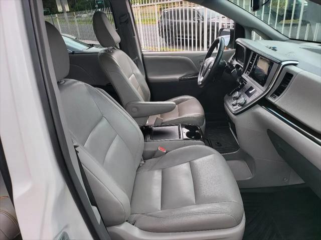 2017 Toyota Sienna XLE 8 Passenger