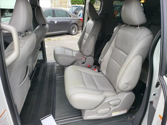 2017 Toyota Sienna XLE 8 Passenger