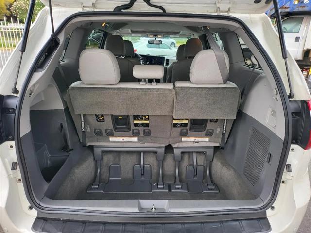 2017 Toyota Sienna XLE 8 Passenger