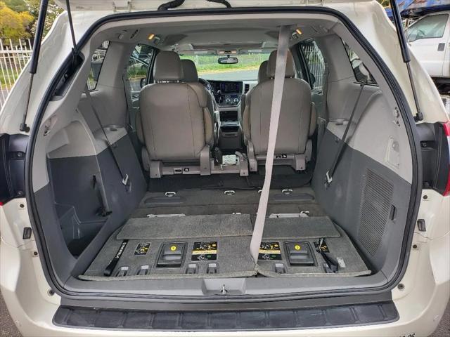 2017 Toyota Sienna XLE 8 Passenger