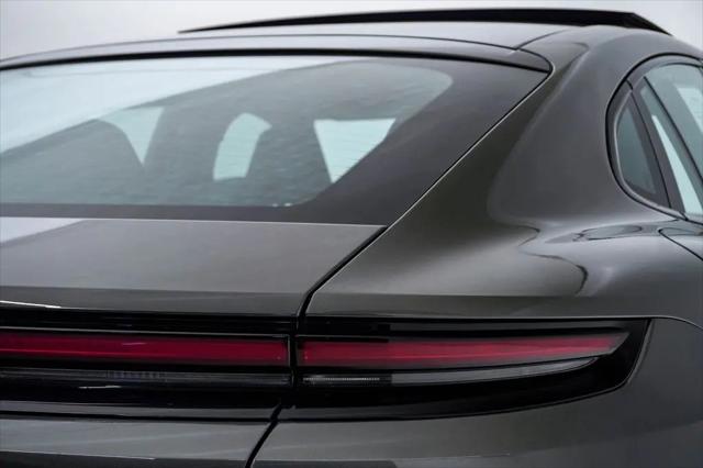 2024 Porsche Panamera 4