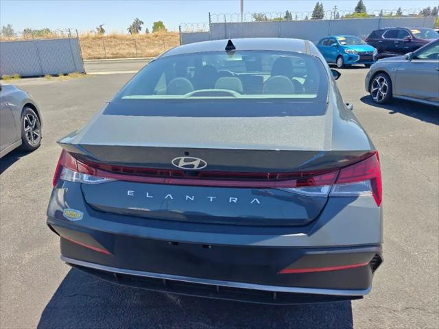 2025 Hyundai Elantra SEL Convenience
