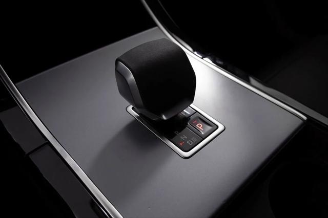 2025 Land Rover Range Rover Velar P250 S