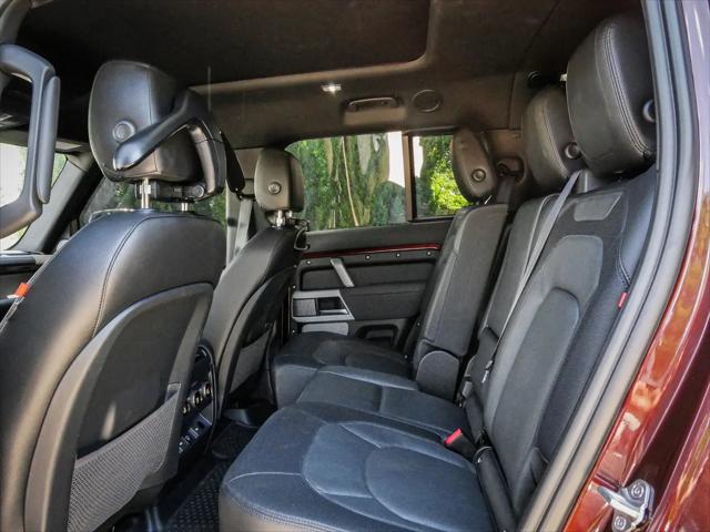2023 Land Rover Defender 130 X-Dynamic SE