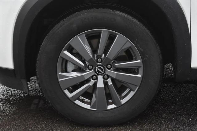 2025 Nissan Pathfinder SV FWD
