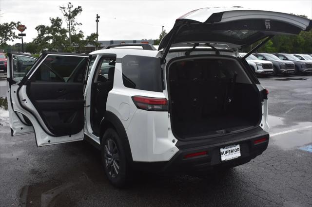 2025 Nissan Pathfinder SV FWD