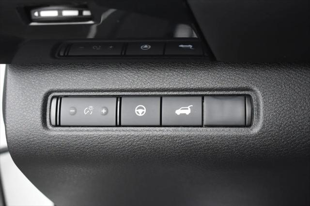 2025 Nissan Pathfinder SV FWD