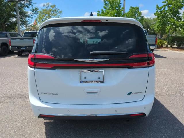 2024 Chrysler Pacifica Hybrid Select