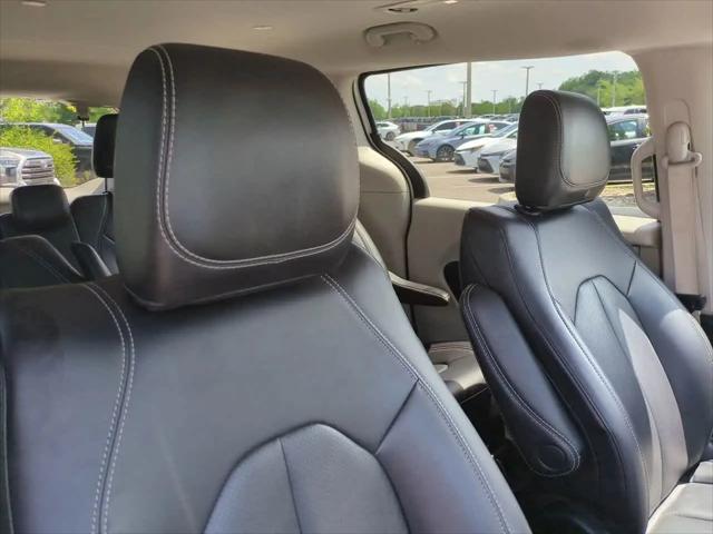 2024 Chrysler Pacifica Hybrid Select