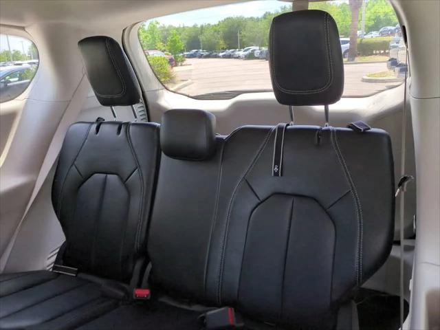2024 Chrysler Pacifica Hybrid Select