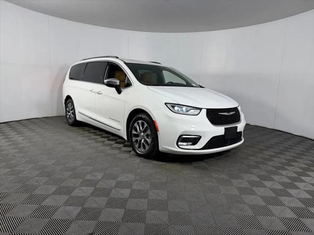 2023 Chrysler Pacifica Hybrid Pinnacle