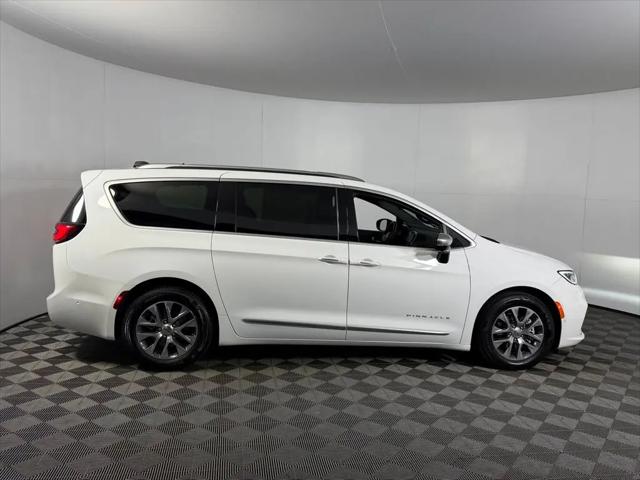 2023 Chrysler Pacifica Hybrid Pinnacle