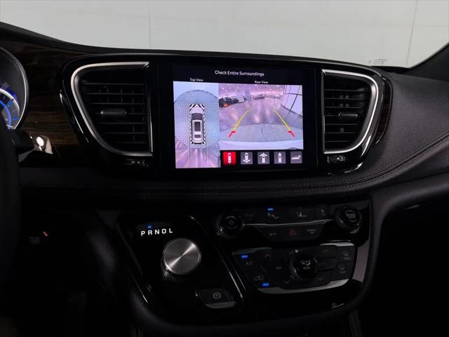 2023 Chrysler Pacifica Hybrid Pinnacle