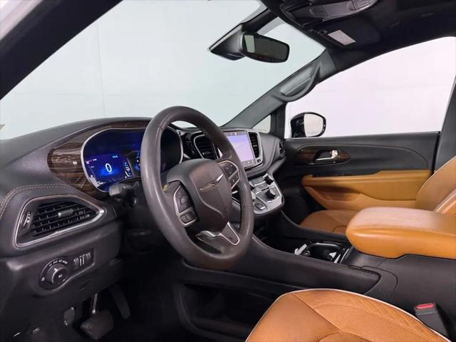 2023 Chrysler Pacifica Hybrid Pinnacle