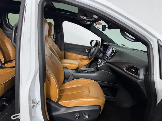 2023 Chrysler Pacifica Hybrid Pinnacle