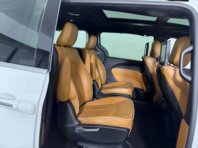 2023 Chrysler Pacifica Hybrid Pinnacle