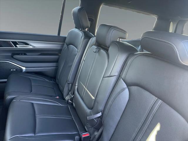 2026 Jeep Grand Wagoneer 4x2